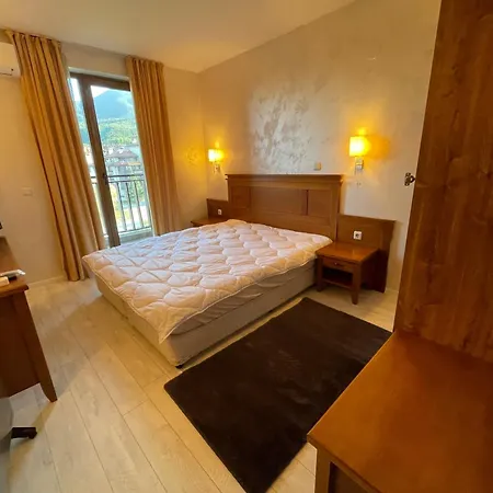 2 * Bansko